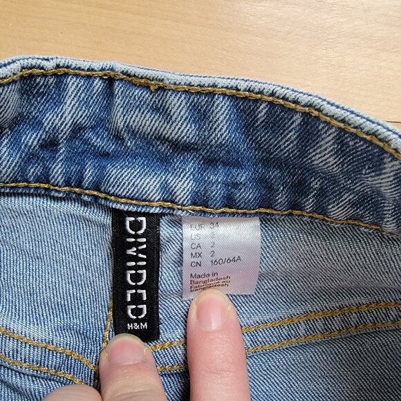 H&M Divided Mom Blue Jeans Size 2 - Picture 3 of 4